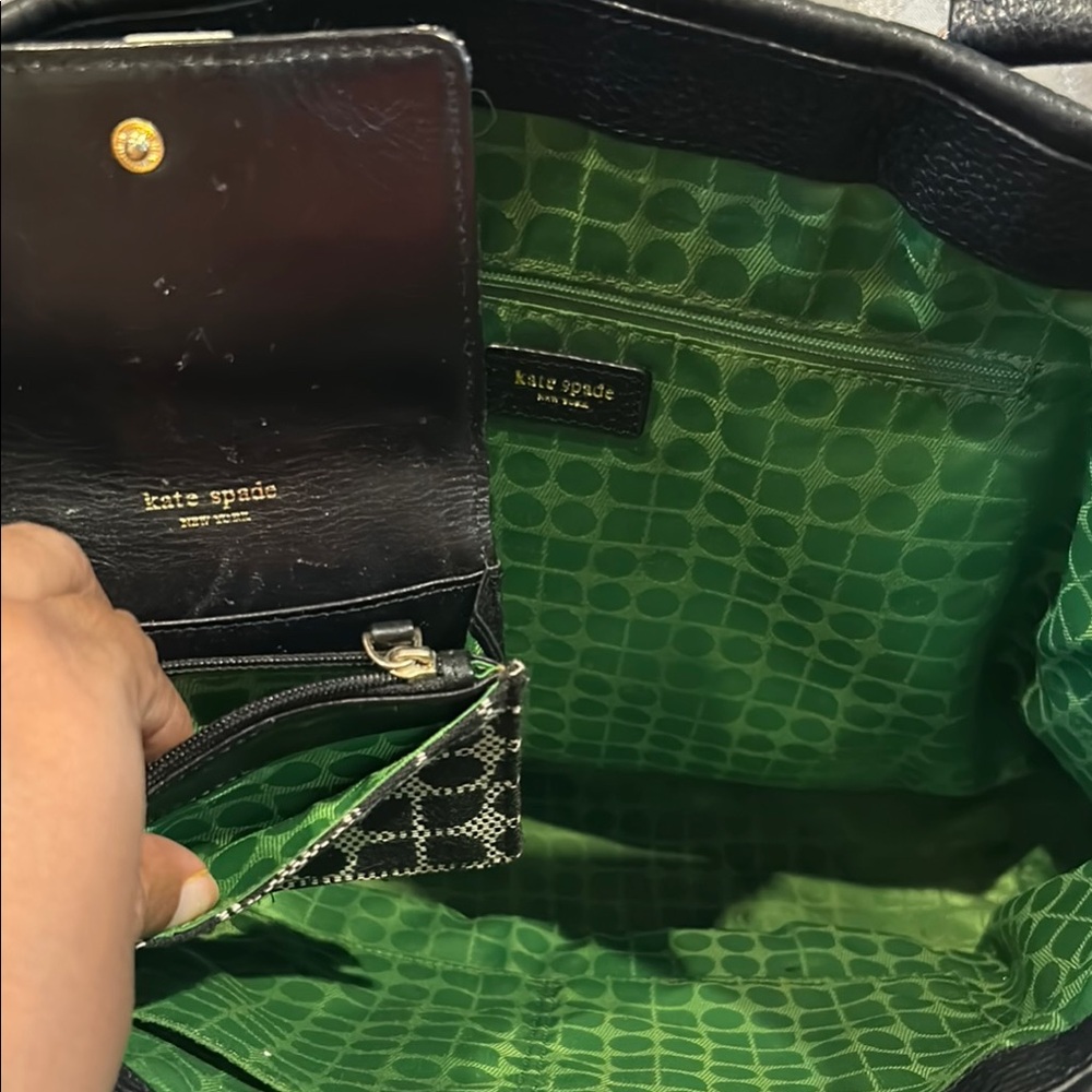 Kate Spade Black and Green Shoulder Bag with Wallet & Free Sunglasses& Bracelet - Picture 5 of 15